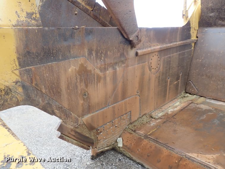 image for item DE5548 1989 Caterpillar 631E conventional scraper