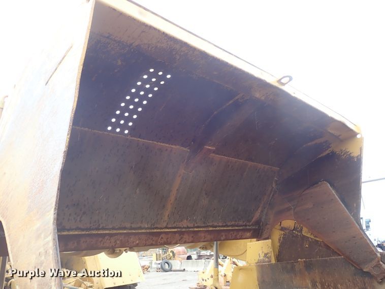 image for item DE5548 1989 Caterpillar 631E conventional scraper
