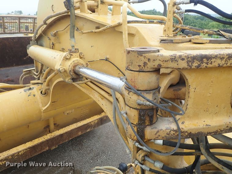 image for item DE5549 1988 Caterpillar 631E conventional scraper