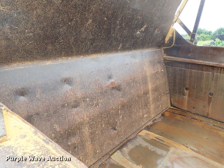 image for item DE5549 1988 Caterpillar 631E conventional scraper