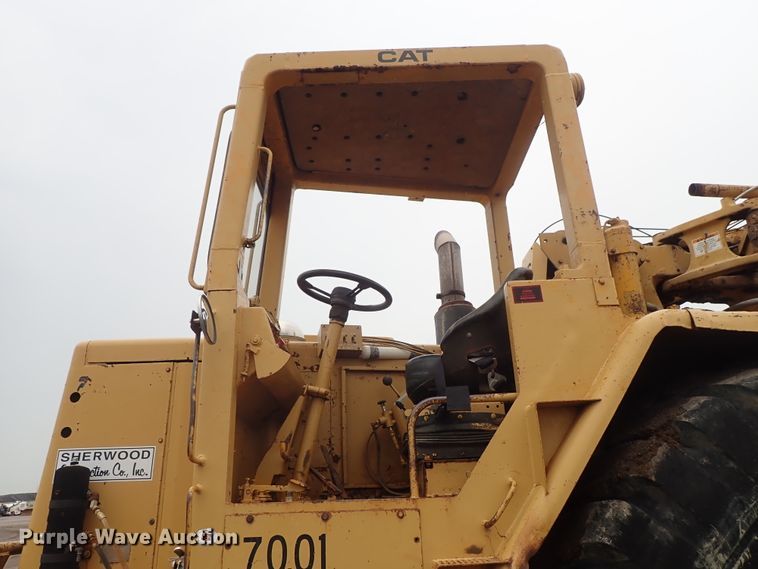 image for item DE5550 1976 Caterpillar 631D water wagon