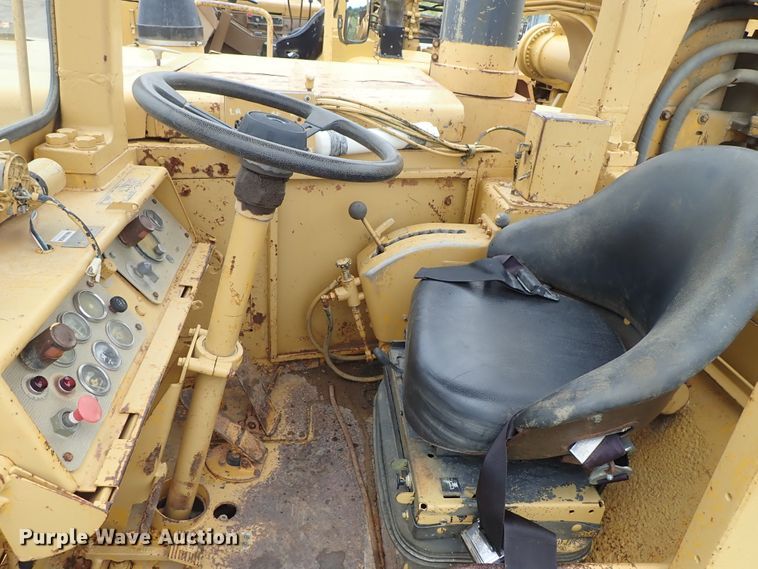 image for item DE5550 1976 Caterpillar 631D water wagon
