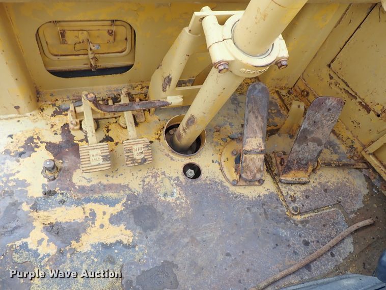 image for item DE5550 1976 Caterpillar 631D water wagon