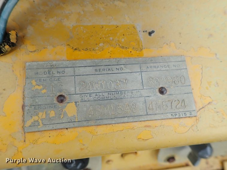 image for item DE5550 1976 Caterpillar 631D water wagon