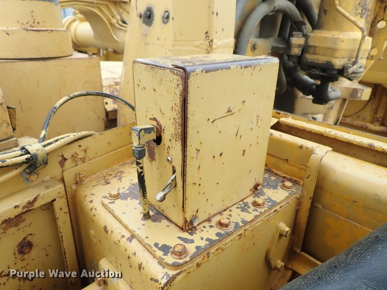 image for item DE5550 1976 Caterpillar 631D water wagon
