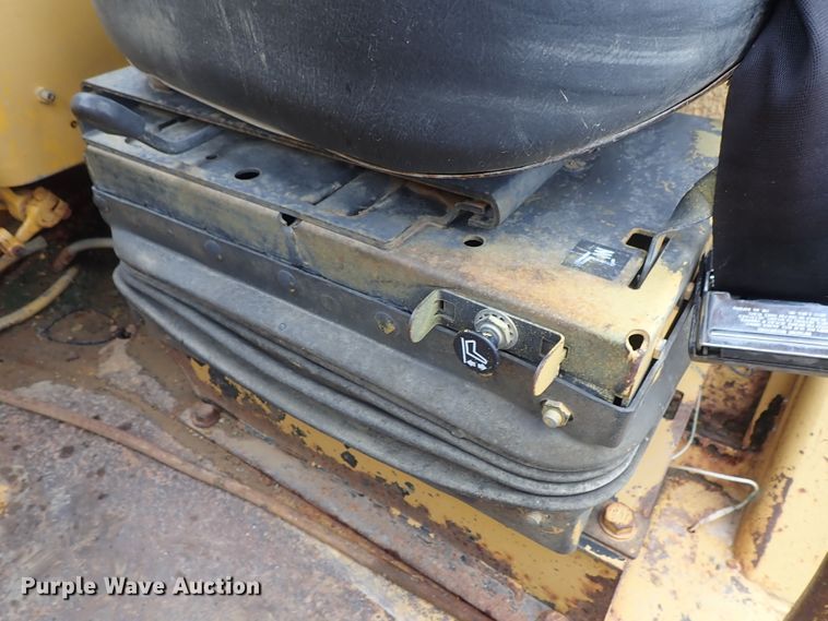 image for item DE5550 1976 Caterpillar 631D water wagon