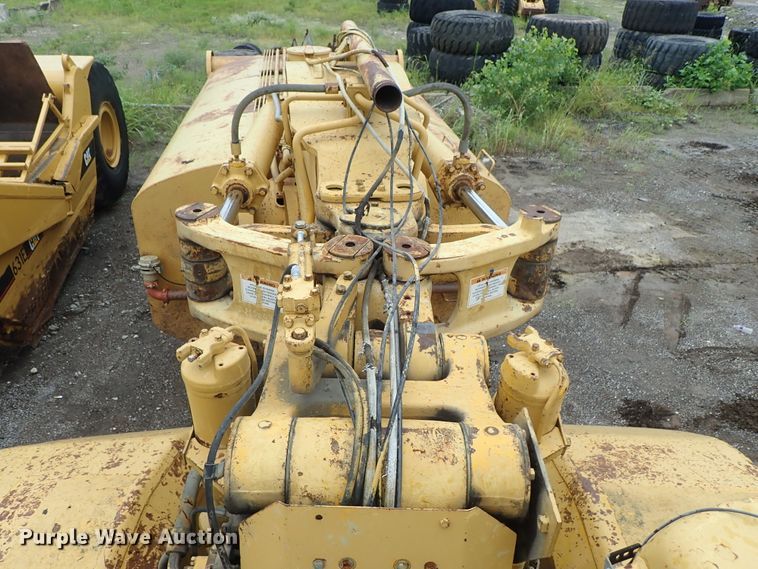 image for item DE5550 1976 Caterpillar 631D water wagon