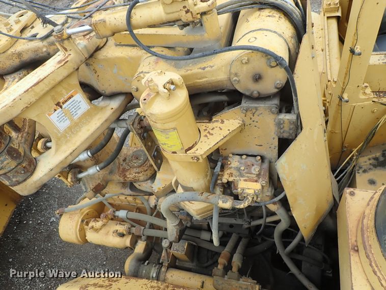 image for item DE5550 1976 Caterpillar 631D water wagon