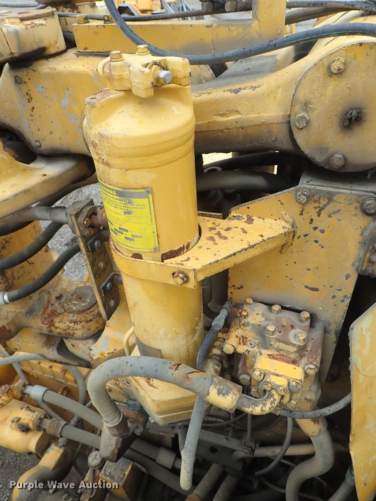 image for item DE5550 1976 Caterpillar 631D water wagon
