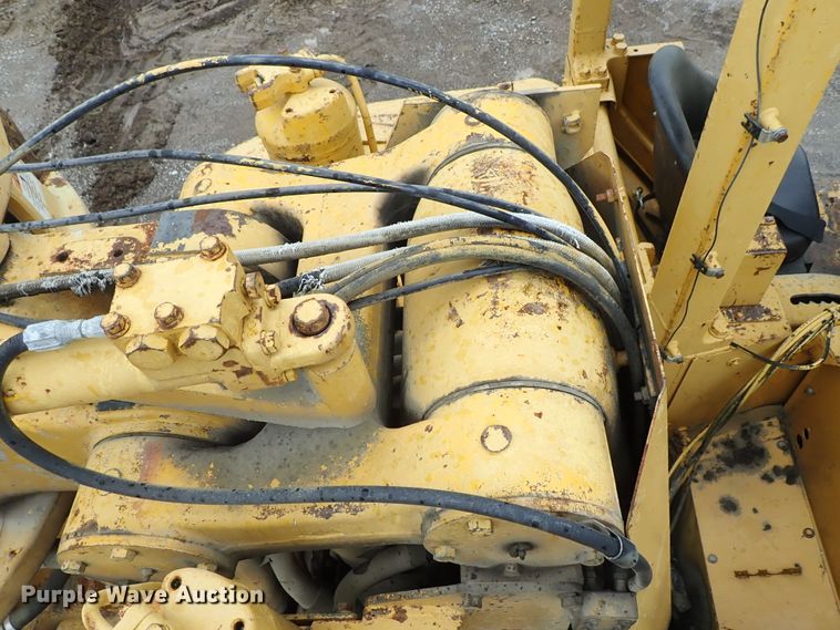 image for item DE5550 1976 Caterpillar 631D water wagon