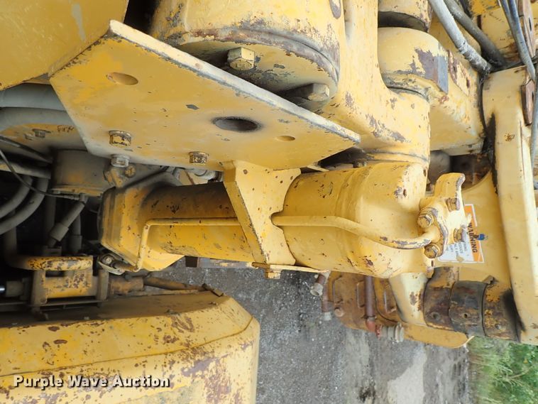 image for item DE5550 1976 Caterpillar 631D water wagon