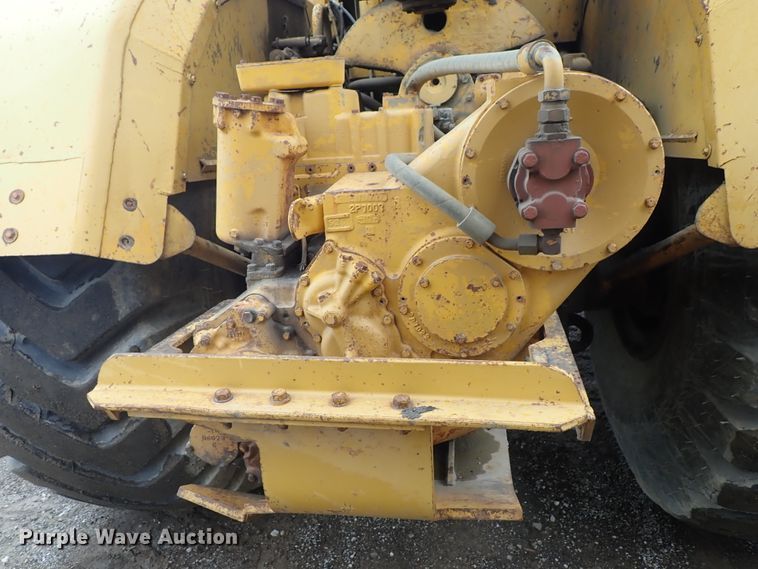 image for item DE5550 1976 Caterpillar 631D water wagon