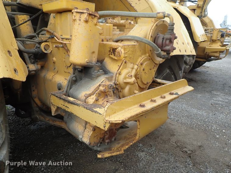 image for item DE5550 1976 Caterpillar 631D water wagon