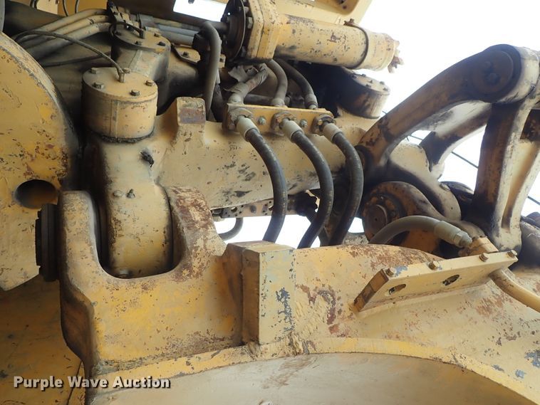 image for item DE5550 1976 Caterpillar 631D water wagon