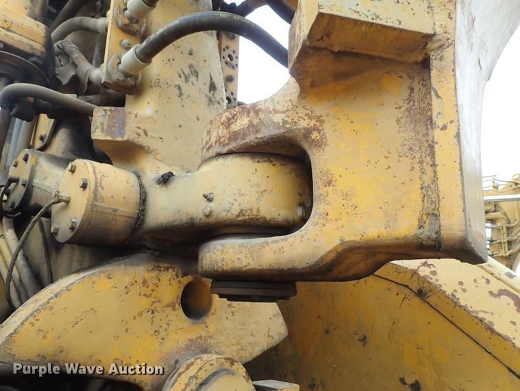 image for item DE5550 1976 Caterpillar 631D water wagon