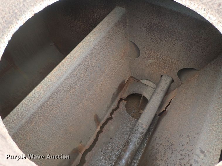 image for item DE5550 1976 Caterpillar 631D water wagon