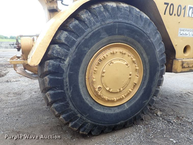 image for item DE5550 1976 Caterpillar 631D water wagon