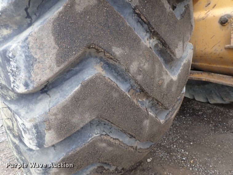 image for item DE5550 1976 Caterpillar 631D water wagon