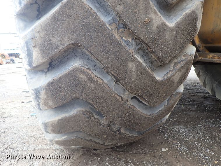 image for item DE5550 1976 Caterpillar 631D water wagon