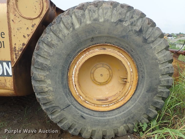 image for item DE5550 1976 Caterpillar 631D water wagon