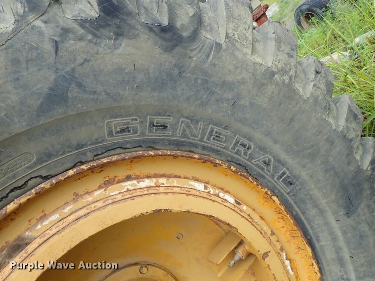 image for item DE5550 1976 Caterpillar 631D water wagon