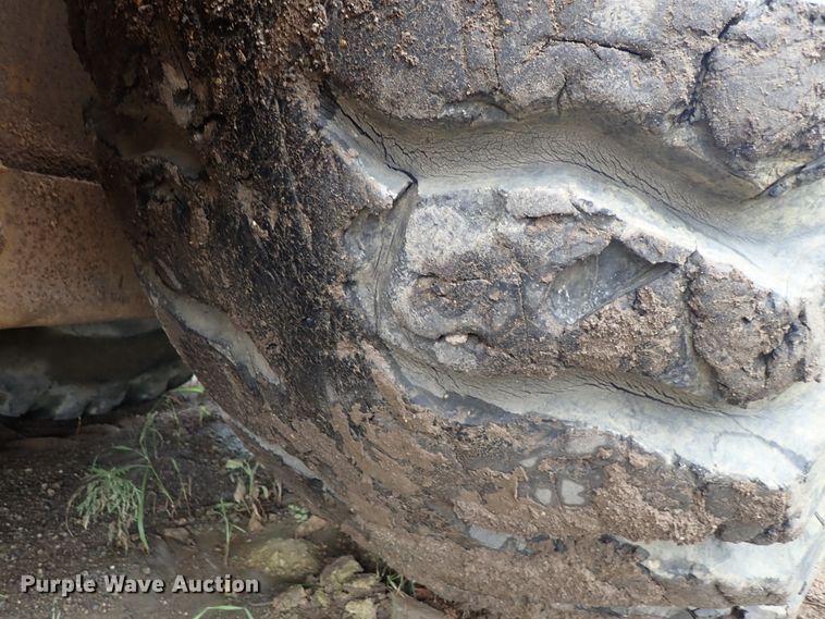 image for item DE5550 1976 Caterpillar 631D water wagon