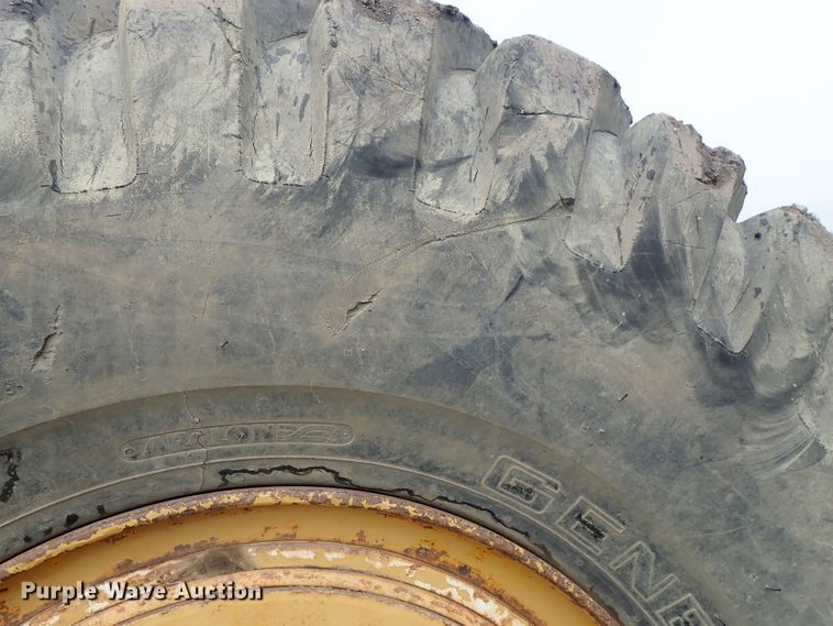 image for item DE5550 1976 Caterpillar 631D water wagon