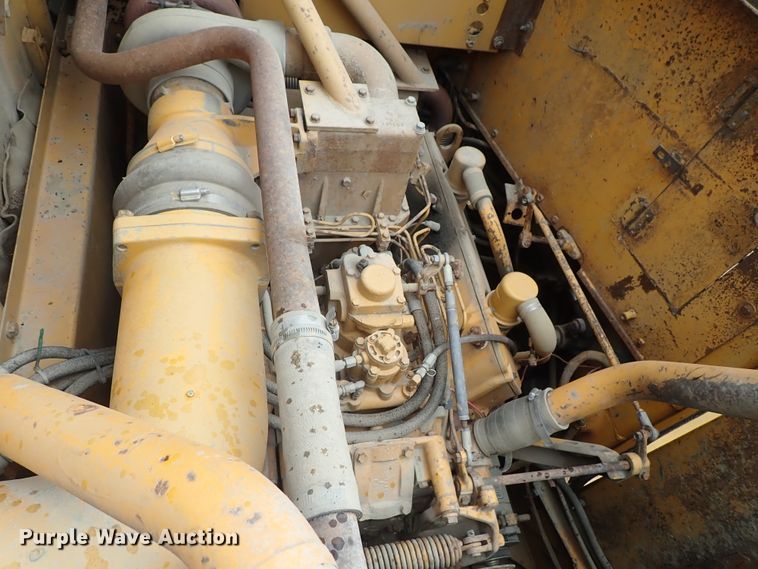 image for item DE5550 1976 Caterpillar 631D water wagon