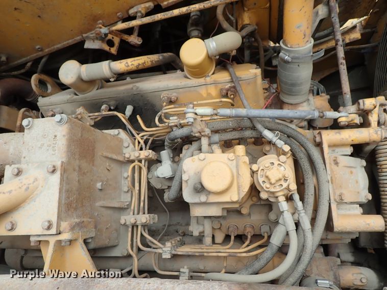 image for item DE5550 1976 Caterpillar 631D water wagon