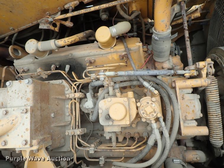 image for item DE5550 1976 Caterpillar 631D water wagon