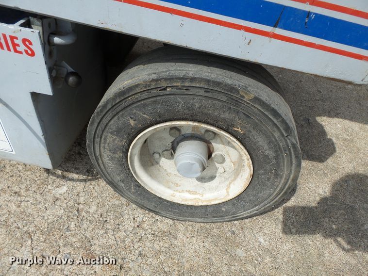 image for item DE7926 Sky Jack SJIII 3220 scissor lift