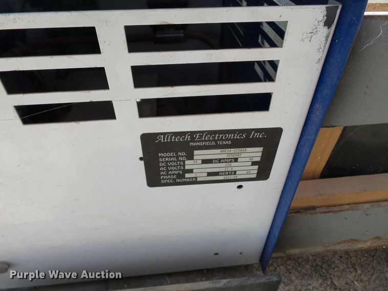 image for item DE7926 Sky Jack SJIII 3220 scissor lift