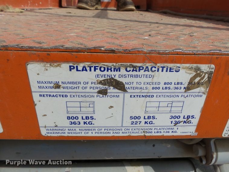 image for item DE7926 Sky Jack SJIII 3220 scissor lift