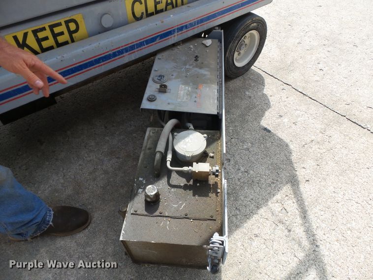 image for item DE7926 Sky Jack SJIII 3220 scissor lift