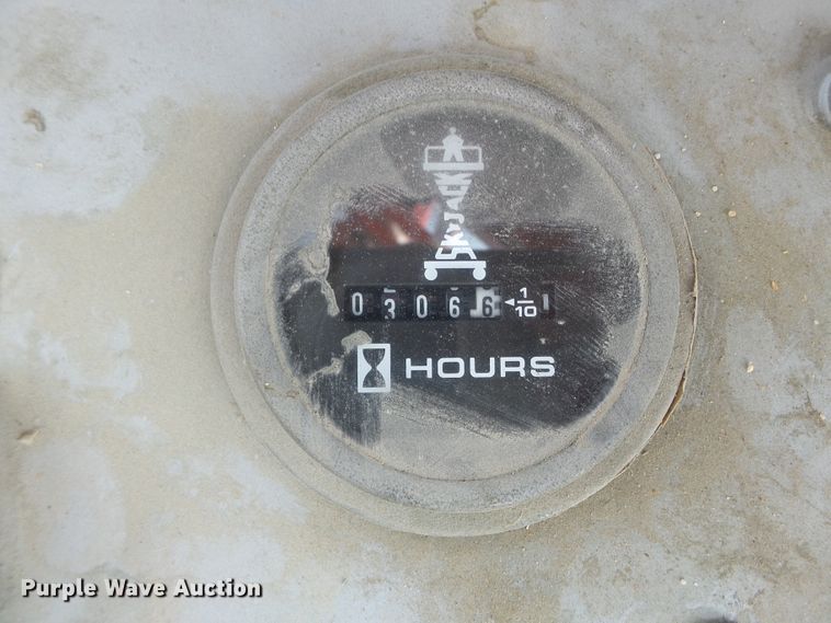 image for item DE7926 Sky Jack SJIII 3220 scissor lift