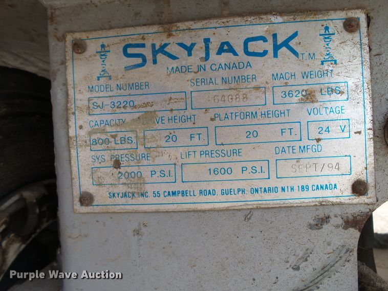 image for item DE7926 Sky Jack SJIII 3220 scissor lift