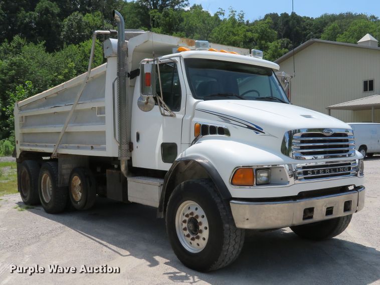 image for item DE8231 2004 Sterling Acterra dump truck