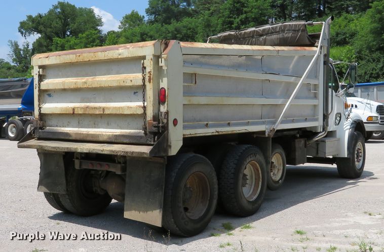 image for item DE8231 2004 Sterling Acterra dump truck