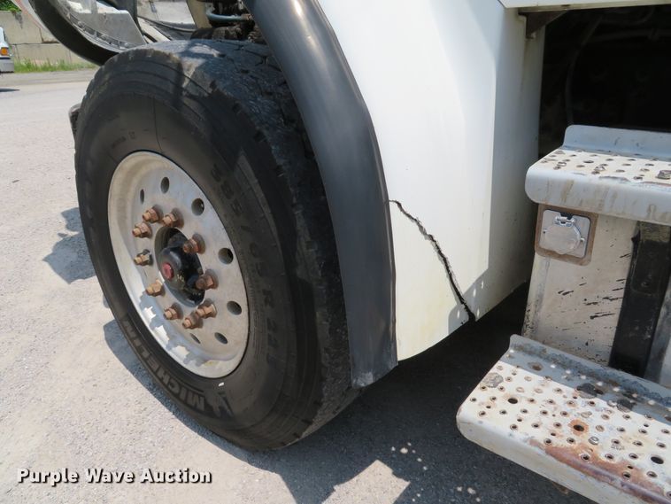 image for item DE8231 2004 Sterling Acterra dump truck