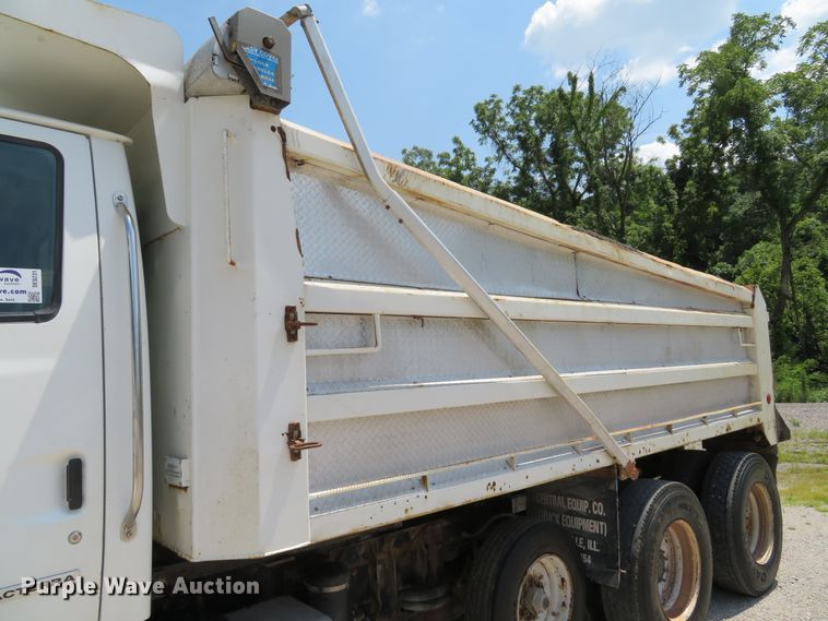 image for item DE8231 2004 Sterling Acterra dump truck