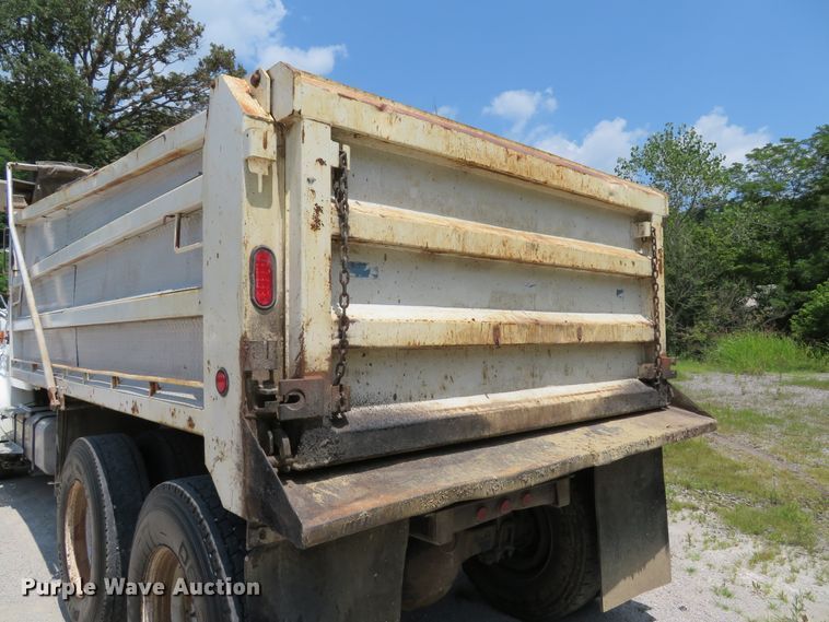 image for item DE8231 2004 Sterling Acterra dump truck