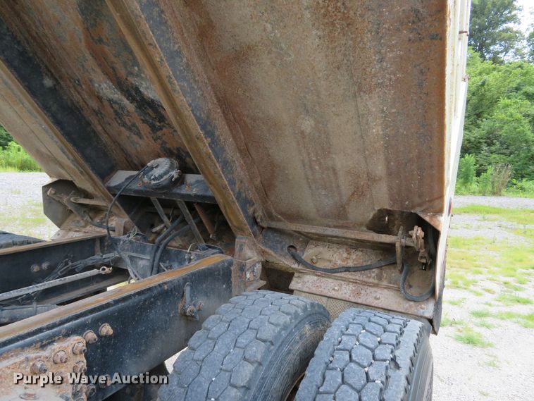 image for item DE8231 2004 Sterling Acterra dump truck