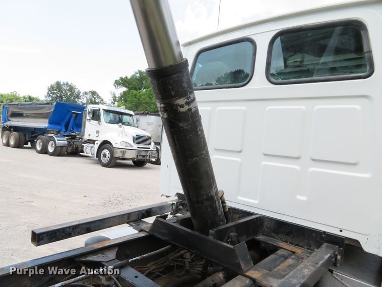 image for item DE8231 2004 Sterling Acterra dump truck