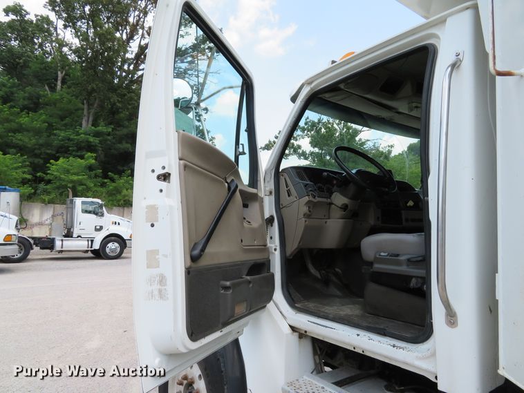 image for item DE8231 2004 Sterling Acterra dump truck