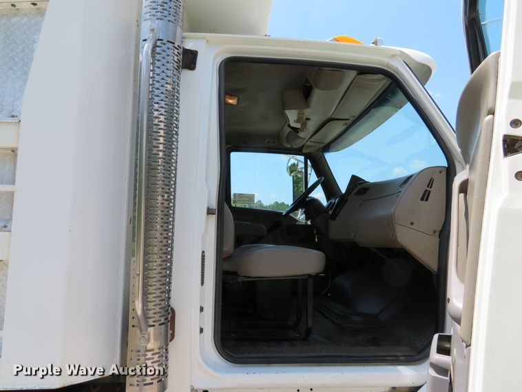 image for item DE8231 2004 Sterling Acterra dump truck