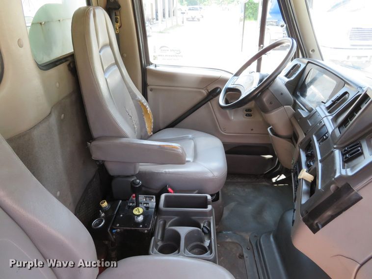 image for item DE8231 2004 Sterling Acterra dump truck