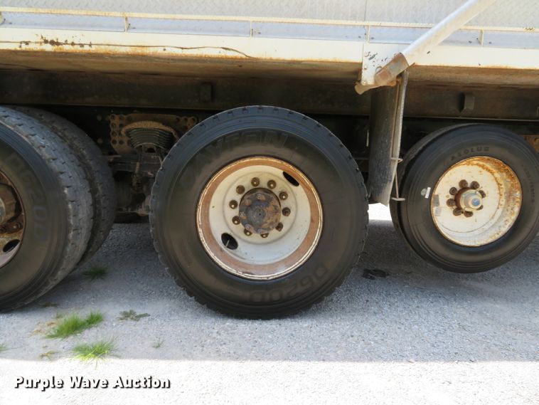 image for item DE8231 2004 Sterling Acterra dump truck