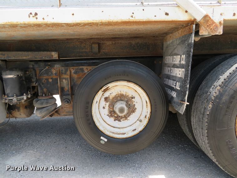 image for item DE8231 2004 Sterling Acterra dump truck