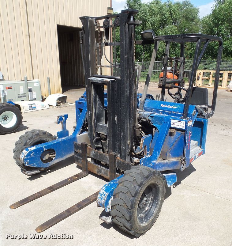 image for item DF0793 1997 Tail Gator 5000AWD forklift