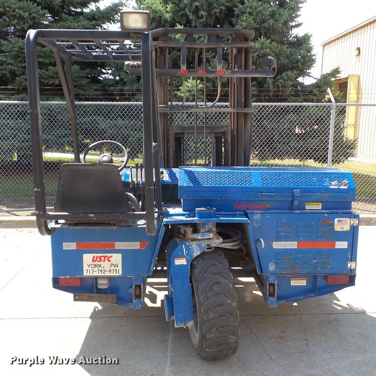 image for item DF0793 1997 Tail Gator 5000AWD forklift